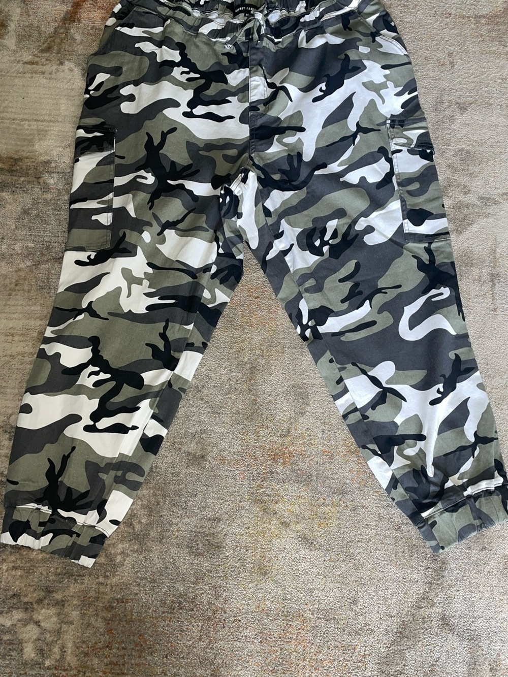 Almost Famous Women Camo Joggers - Gray & Green 3x plus Size 3x - Picture 9 of 9